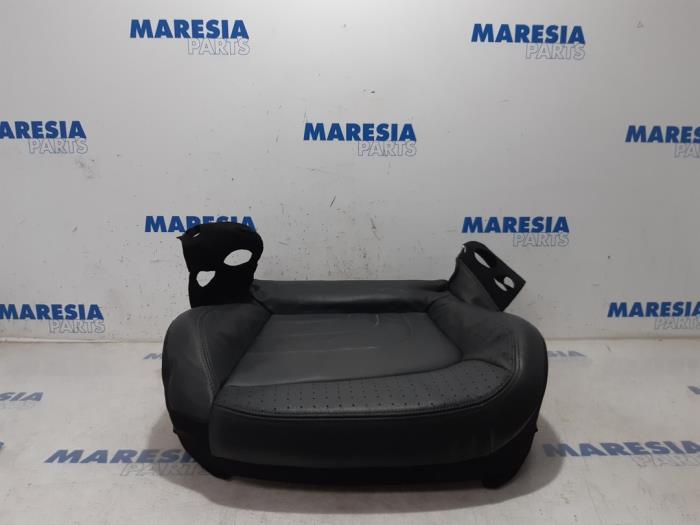 Seat cushion, left from a Citroën C4 Picasso (3D/3E) 1.6 BlueHDI 115 2017
