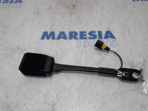 Used Front seatbelt buckle, left Citroen C4 Picasso (3D/3E) 1.6 BlueHDI 115 Price € 50,00 Margin scheme offered by Maresia Parts