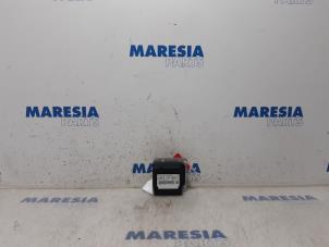 Usagé Boitier airbag Citroen C4 Cactus (0B/0P) 1.6 Blue Hdi 100 Prix € 131,25 Règlement à la marge proposé par Maresia Parts