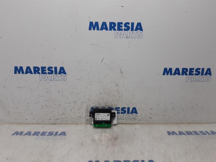 Begagnade PDC-modul Citroen C4 Cactus (0B/0P) 1.6 Blue Hdi 100 Pris € 40,00 Marginaltabell erbjuds av Maresia Parts