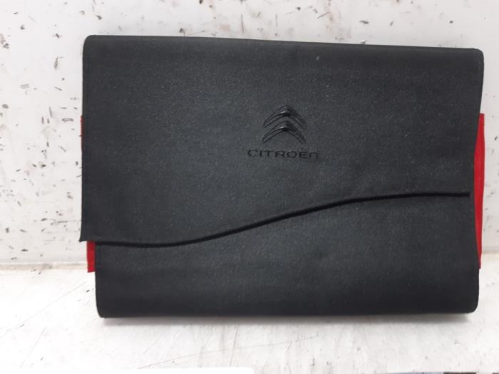Używane Instrukcja Citroen C4 Cactus (0B/0P) 1.6 Blue Hdi 100 Cena € 25,00 Procedura marży oferowane przez Maresia Parts