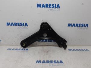 Used Front lower wishbone, right Citroen C4 Cactus (0B/0P) 1.6 Blue Hdi 100 Price € 25,00 Margin scheme offered by Maresia Parts