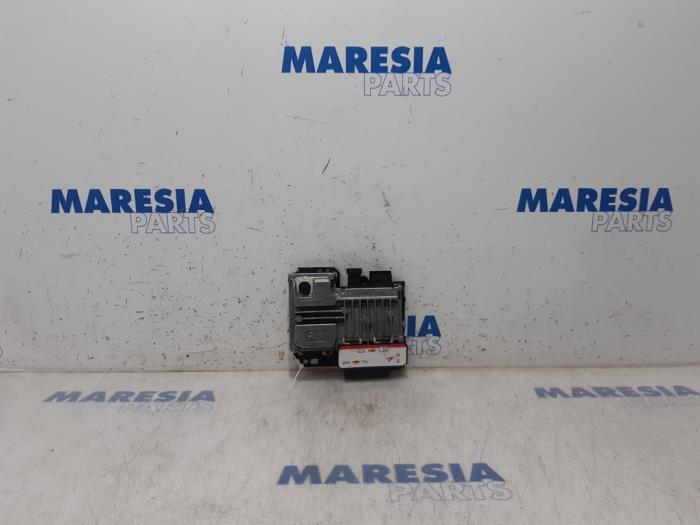 Used Start/Stop computer Citroen C4 Cactus (0B/0P) 1.6 Blue Hdi 100 Price € 49,99 Margin scheme offered by Maresia Parts
