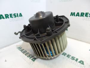 Usagé Moteur de ventilation chauffage Iveco New Daily IV 29L12V, 29L12V/P Prix € 90,75 Prix TTC proposé par Maresia Parts