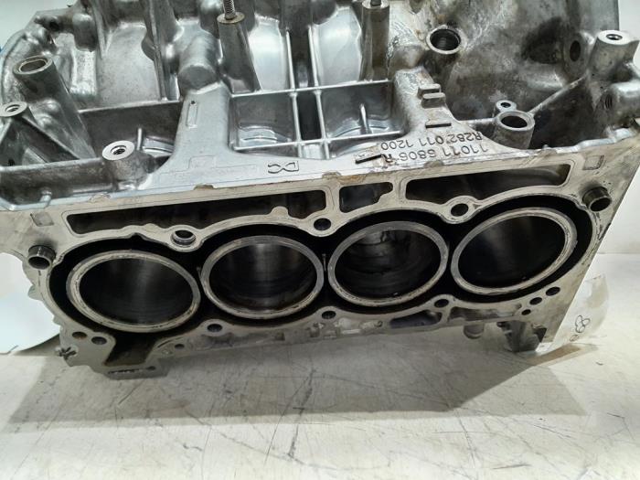 Engine crankcase from a Renault Megane IV Estate (RFBK) 1.3 TCE 115 16V 2018