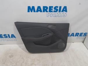 Używane Tapicerka drzwi lewych przednich wersja 4-drzwiowa Renault Clio V (RJAB) 1.0 TCe 100 12V Cena € 105,00 Procedura marży oferowane przez Maresia Parts