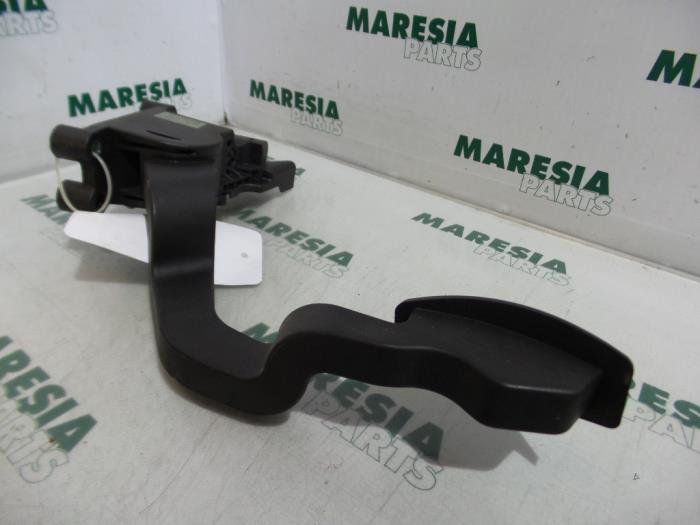 Begagnade Gaspedalsensor Fiat Bravo (198A) 1.4 16V Pris € 25,00 Marginaltabell erbjuds av Maresia Parts