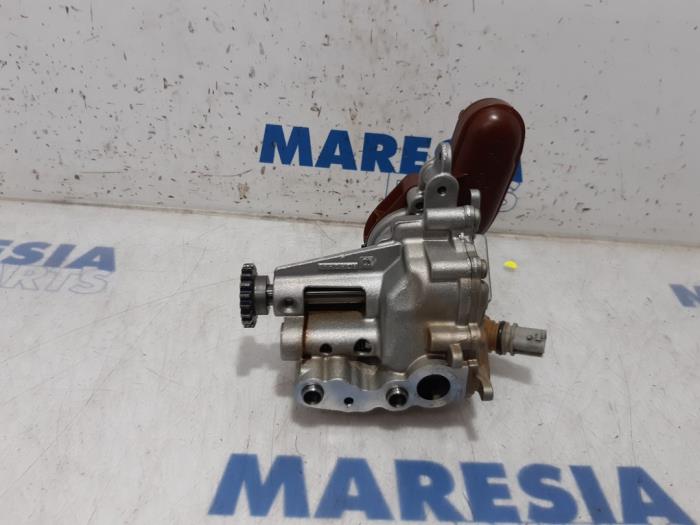 Pompe à huile d'un Renault Megane IV Estate (RFBK) 1.3 TCE 115 16V 2018