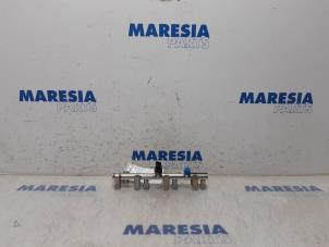 Used Fuel injector nozzle Renault Megane IV Estate (RFBK) 1.3 TCE 115 16V Price € 75,00 Margin scheme offered by Maresia Parts
