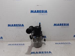 Used Power steering pump Citroen C4 Berline (NC) 1.6 16V VTi Price € 288,75 Margin scheme offered by Maresia Parts