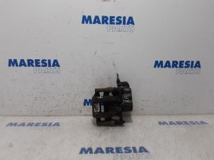 Used Rear brake calliper, left Citroen C4 Picasso (3D/3E) 1.6 BlueHDI 115 Price € 75,00 Margin scheme offered by Maresia Parts