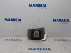 Usagé Support moteur Citroen C4 Picasso (3D/3E) 1.6 BlueHDI 115 Prix € 35,00 Règlement à la marge proposé par Maresia Parts