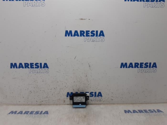 Begagnade PDC-modul Citroen C4 Berline (NC) 1.6 16V VTi Pris € 75,00 Marginaltabell erbjuds av Maresia Parts
