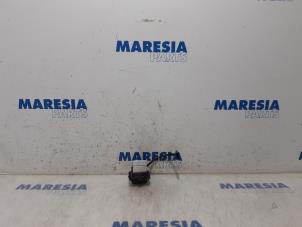 Used Heater resistor Citroen C4 Berline (NC) 1.6 16V VTi Price € 30,00 Margin scheme offered by Maresia Parts