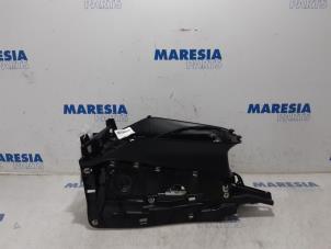 Used Middle console Renault Clio V (RJAB) 1.0 TCe 100 12V Price € 50,00 Margin scheme offered by Maresia Parts