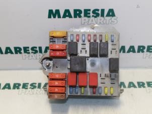 Używane Skrzynka bezpieczników Alfa Romeo 159 Sportwagon (939BX) 1.8 MPI 16V Cena € 40,00 Procedura marży oferowane przez Maresia Parts