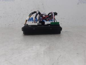 Used Fuse box Renault Clio V (RJAB) 1.0 TCe 100 12V Price € 157,50 Margin scheme offered by Maresia Parts