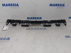 Used Rear bumper bracket central Renault Clio V (RJAB) 1.0 TCe 100 12V Price € 30,00 Margin scheme offered by Maresia Parts