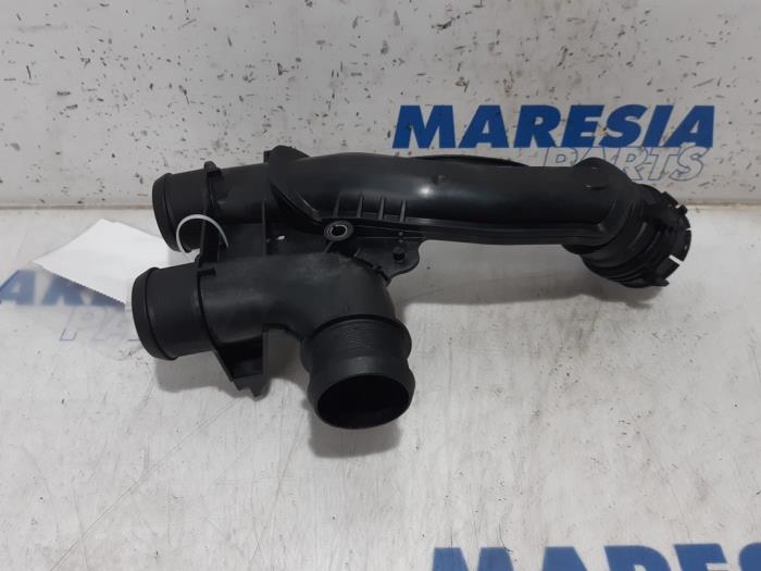 Gebrauchte Intercooler Rohr Peugeot 308 SW (L4/L9/LC/LJ/LR) 1.6 BlueHDi 120 Preis € 30,00 Margenregelung angeboten von Maresia Parts