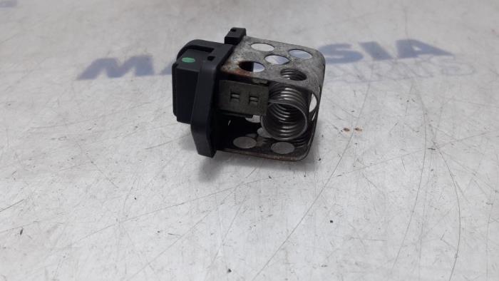 Cooling fan resistor from a Renault Kangoo Express (FW) 1.5 dCi 90 FAP 2014