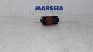 Used Panic lighting switch Renault Kangoo Express (FW) 1.5 dCi 90 FAP Price € 18,15 Inclusive VAT offered by Maresia Parts