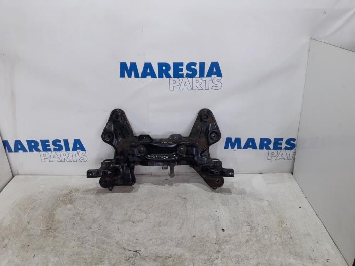 Subframe from a Citroën C4 Cactus (0B/0P) 1.6 Blue Hdi 100 2015