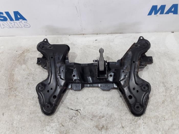Subframe from a Citroën C4 Cactus (0B/0P) 1.6 Blue Hdi 100 2015