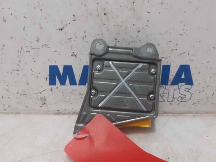 Airbag Module from a Renault Clio V (RJAB) 1.0 TCe 100 12V 2019
