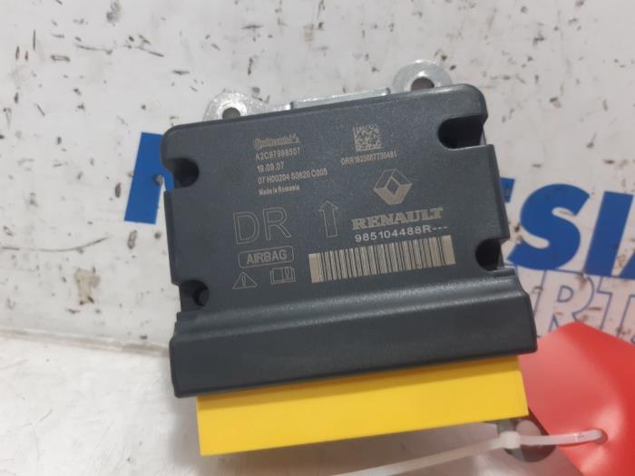 Airbag Module from a Renault Clio V (RJAB) 1.0 TCe 100 12V 2019