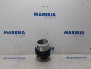 Used Heating and ventilation fan motor Renault Clio V (RJAB) 1.0 TCe 100 12V Price € 50,00 Margin scheme offered by Maresia Parts