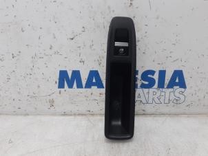 Used Electric window switch Renault Clio V (RJAB) 1.0 TCe 100 12V Price € 25,00 Margin scheme offered by Maresia Parts