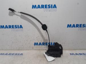 Used Rear door lock mechanism 4-door, left Renault Clio V (RJAB) 1.0 TCe 100 12V Price € 50,00 Margin scheme offered by Maresia Parts