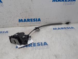 Used Rear door mechanism 4-door, right Renault Clio V (RJAB) 1.0 TCe 100 12V Price € 50,00 Margin scheme offered by Maresia Parts