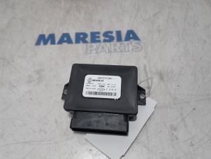 Używane Modul hamulca postojowego Renault Clio V (RJAB) 1.0 TCe 100 12V Cena € 105,00 Procedura marży oferowane przez Maresia Parts
