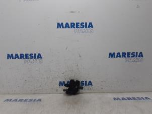 Used Tailgate lock mechanism Renault Clio V (RJAB) 1.0 TCe 100 12V Price € 30,00 Margin scheme offered by Maresia Parts