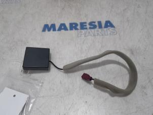 Used GPS antenna Renault Clio V (RJAB) 1.0 TCe 100 12V Price € 45,00 Margin scheme offered by Maresia Parts