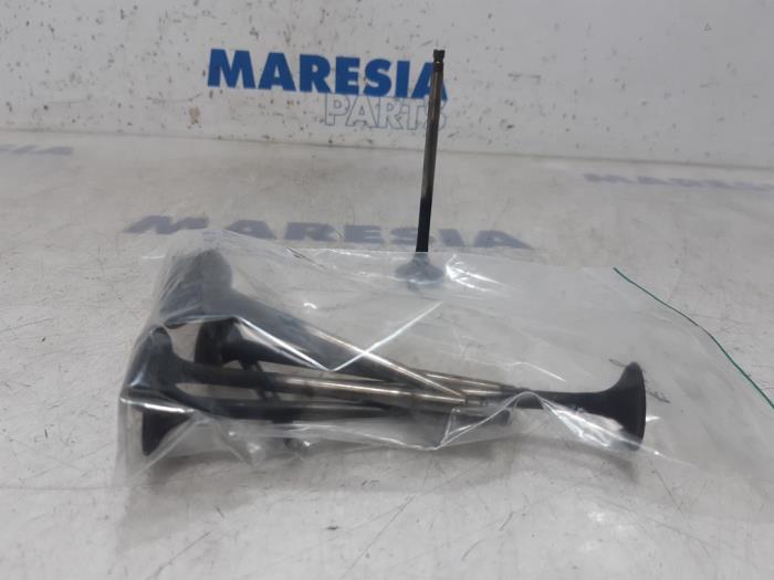 Gebrauchte Auspuffventil Renault Megane III Grandtour (KZ) 1.4 16V TCe 130 Preis € 40,00 Margenregelung angeboten von Maresia Parts