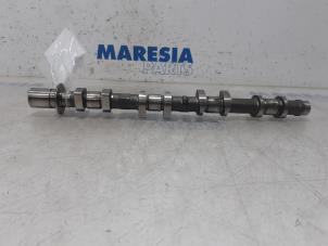 Used Camshaft Renault Megane III Grandtour (KZ) 1.4 16V TCe 130 Price € 90,00 Margin scheme offered by Maresia Parts