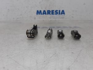 Used Rocker arm Peugeot 207 SW (WE/WU) 1.6 16V Price € 15,00 Margin scheme offered by Maresia Parts