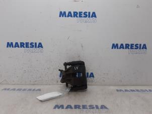 Used Front brake calliper, left Renault Clio IV (5R) 1.2 TCE 16V GT EDC Price € 25,00 Margin scheme offered by Maresia Parts