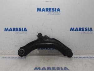 Used Front lower wishbone, left Renault Clio IV (5R) 1.2 TCE 16V GT EDC Price € 20,00 Margin scheme offered by Maresia Parts
