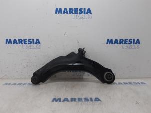 Used Front lower wishbone, right Renault Clio IV (5R) 1.2 TCE 16V GT EDC Price € 20,00 Margin scheme offered by Maresia Parts