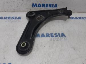 Used Front lower wishbone, left Citroen C4 Cactus (0B/0P) 1.6 Blue Hdi 100 Price € 25,00 Margin scheme offered by Maresia Parts