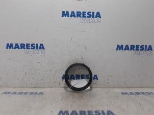 Used Electric fuel pump Peugeot 3008 I (0U/HU) 1.6 HDiF 16V Price € 10,00 Margin scheme offered by Maresia Parts