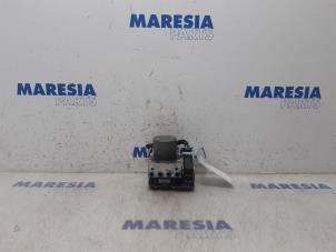 Used ABS pump Peugeot 508 (8D) 2.2 HDiF 16V GT Price € 183,75 Margin scheme offered by Maresia Parts