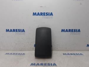 Used Armrest Peugeot 508 (8D) 2.2 HDiF 16V GT Price € 75,00 Margin scheme offered by Maresia Parts