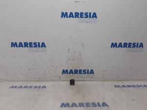 Used Panic lighting switch Peugeot 508 (8D) 2.2 HDiF 16V GT Price € 15,00 Margin scheme offered by Maresia Parts
