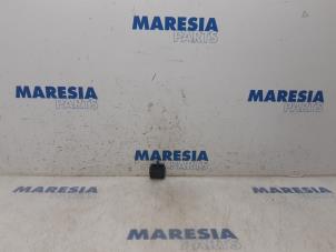Used GPS antenna Peugeot 508 (8D) 2.2 HDiF 16V GT Price € 20,00 Margin scheme offered by Maresia Parts