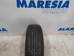 Used Tyre Citroen C4 Cactus (0B/0P) 1.6 Blue Hdi 100 Price € 20,00 Margin scheme offered by Maresia Parts