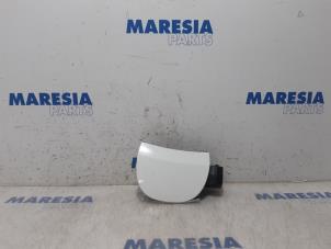 Used Tank cap cover Citroen C4 Cactus (0B/0P) 1.6 Blue Hdi 100 Price € 35,00 Margin scheme offered by Maresia Parts